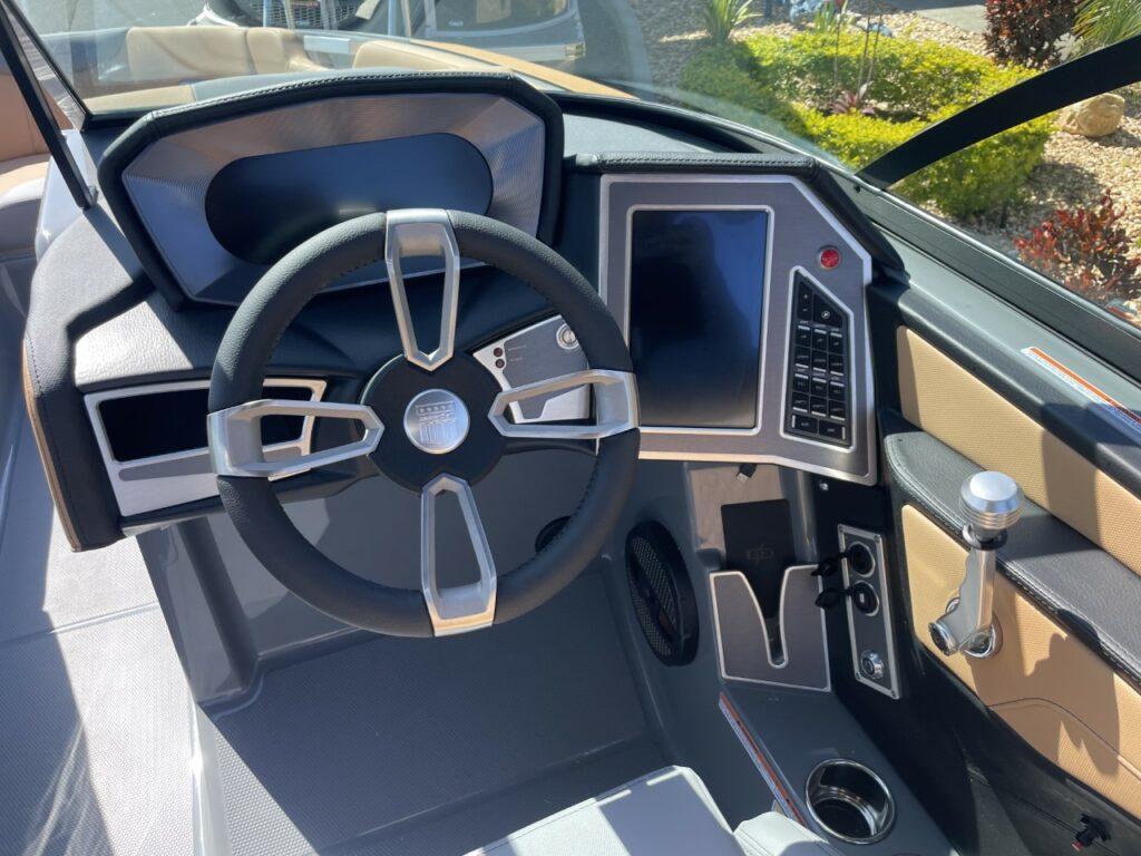 2023 MasterCraft XT23
