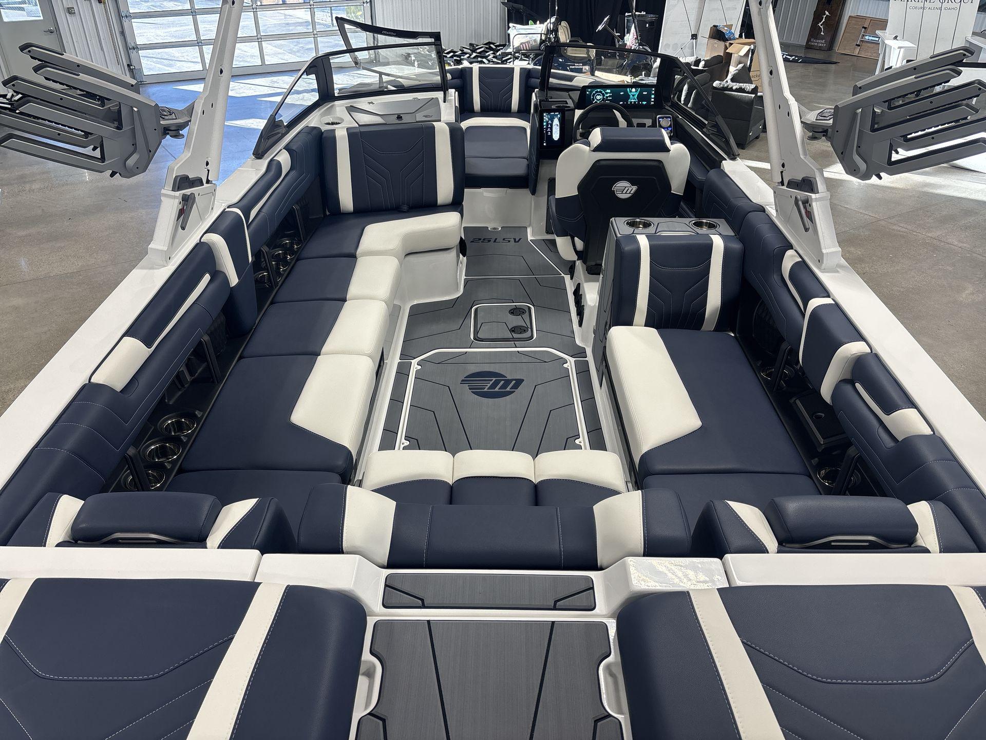 2025 Malibu 25 LSV