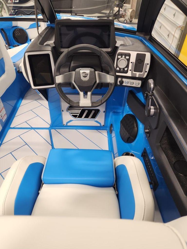 2023 malibu boats 26-LSV