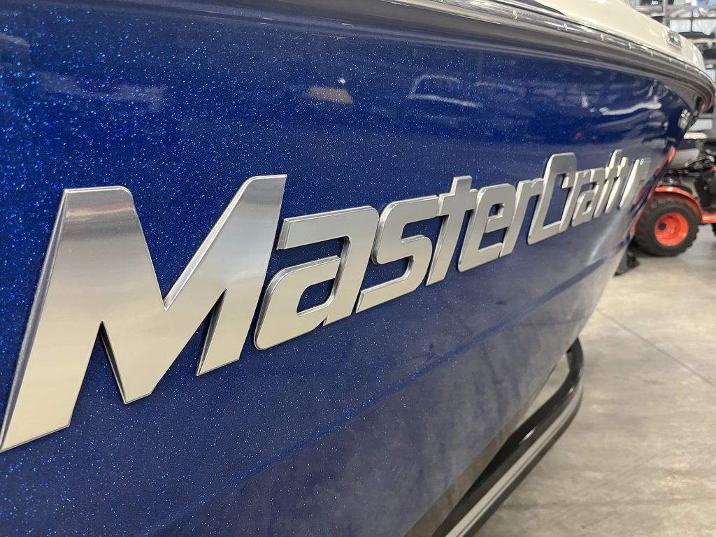2019 MasterCraft XT23