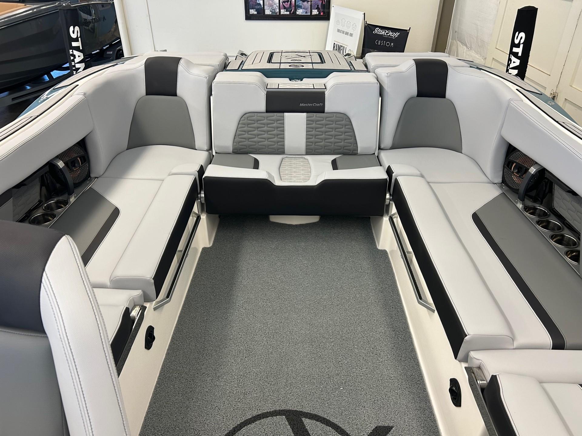 2025 MasterCraft X24