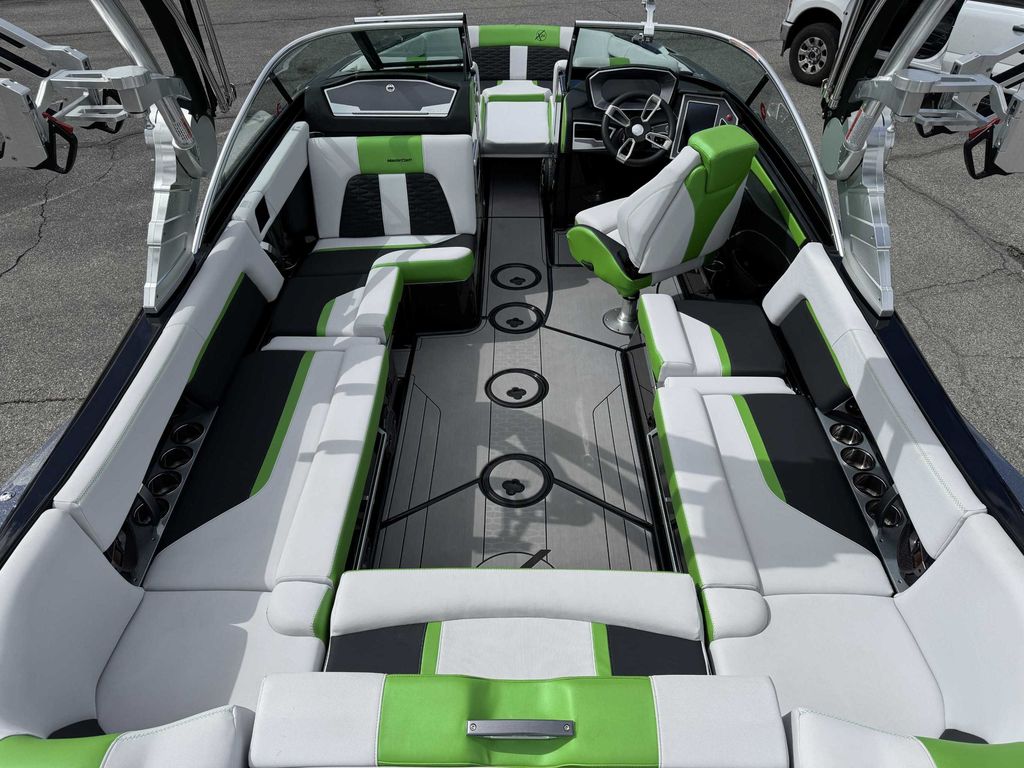 2021 MasterCraft X24