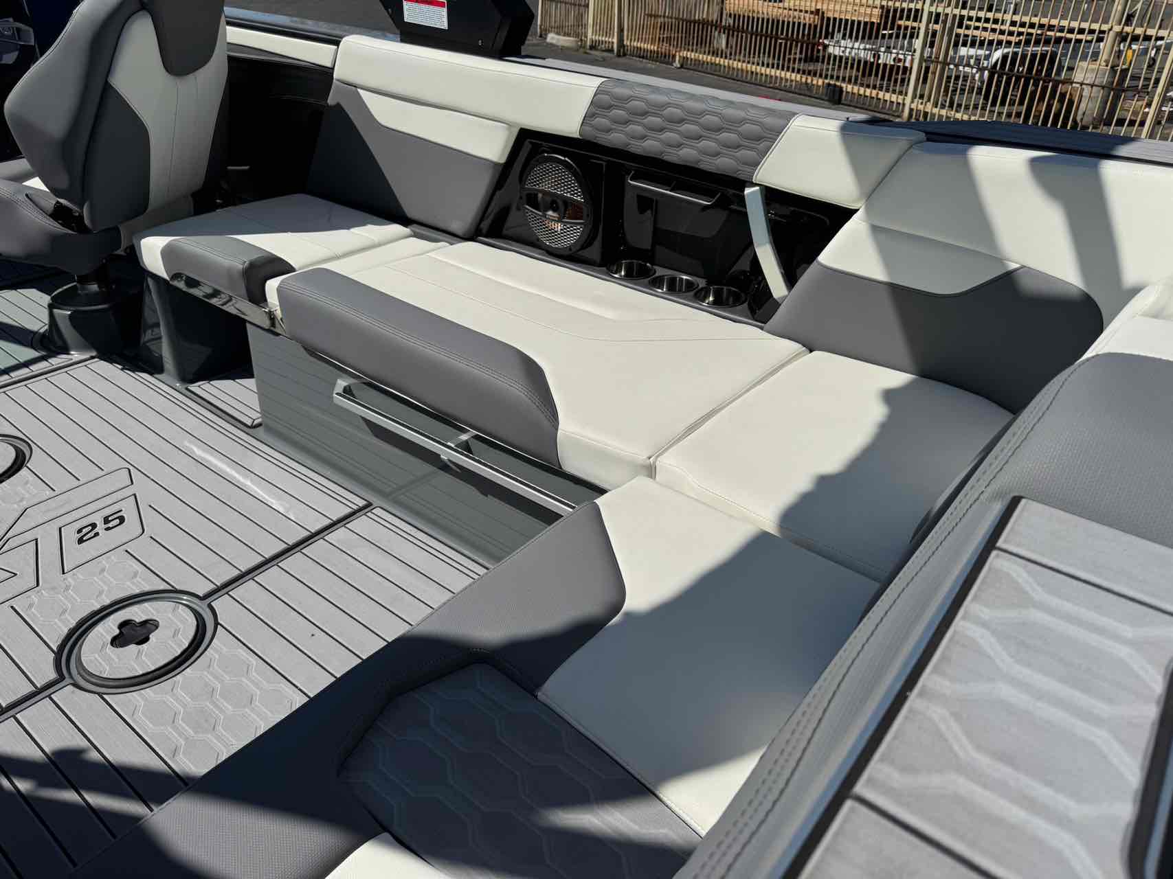 2024 MasterCraft XT25