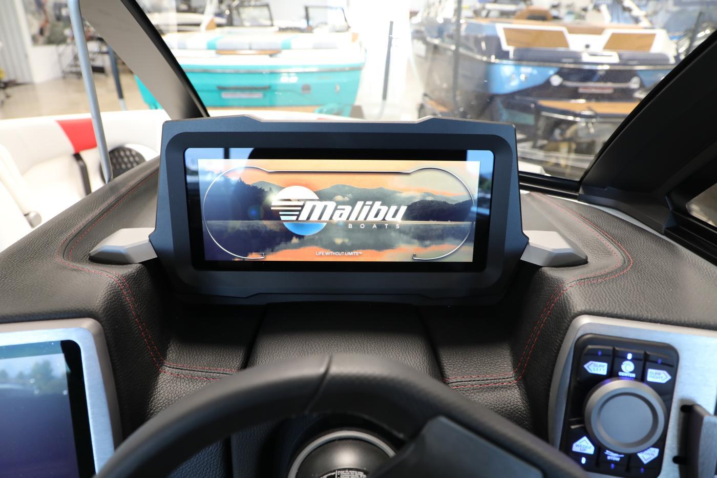 2023 Malibu 23 LSV