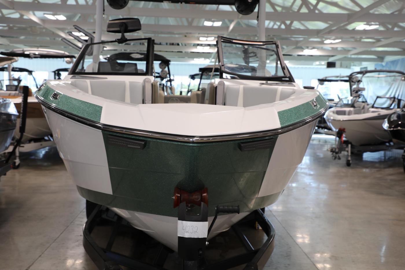 2024 Malibu 26 LSV