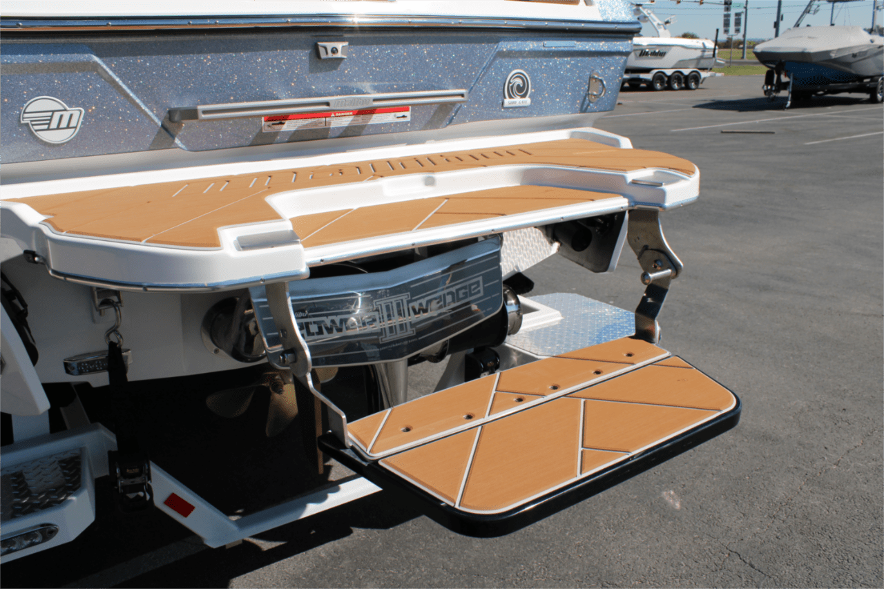 2025 Malibu 26 LSV