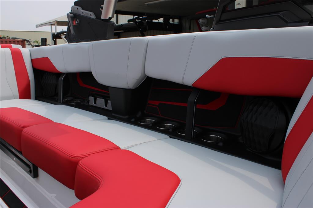 2023 Malibu 22 LSV