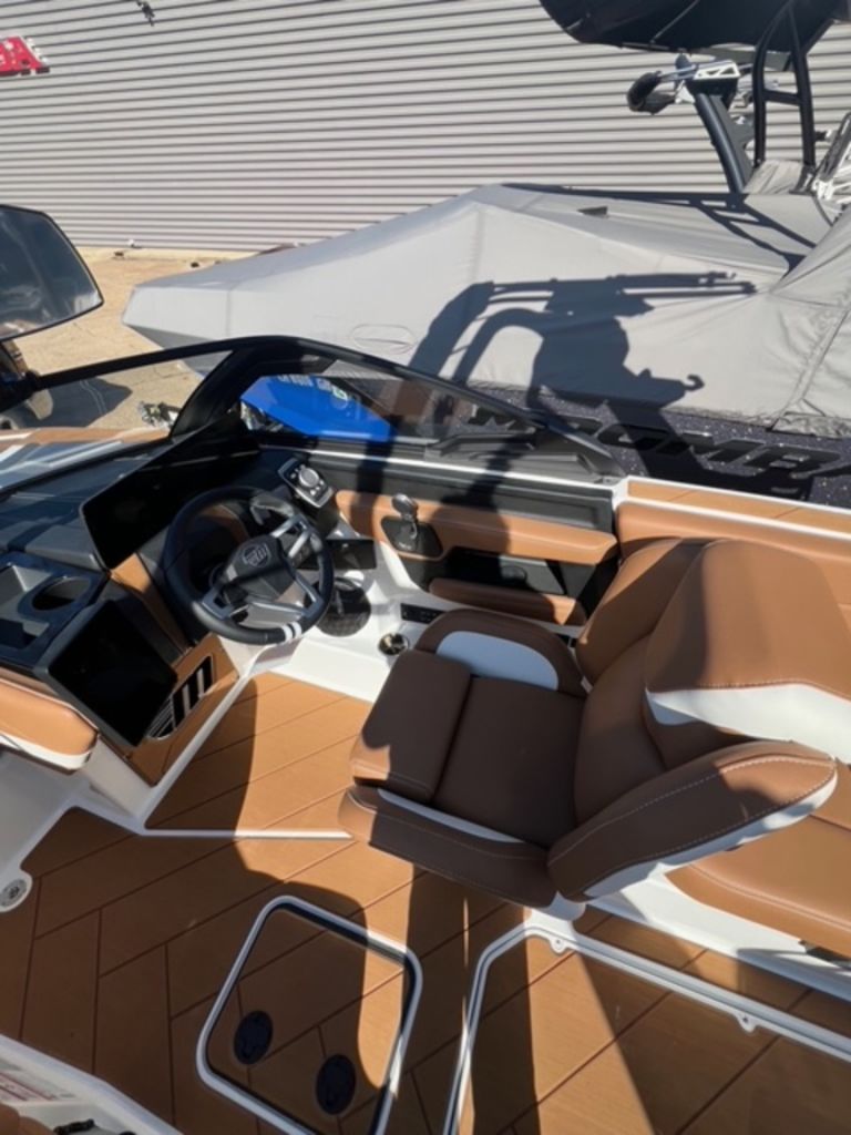 2025 Malibu Boats 23 LSV