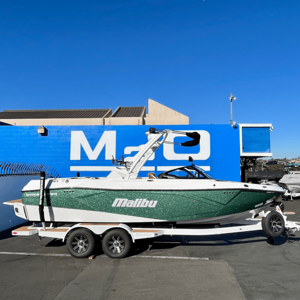 2024 Malibu 23 LSV Icon