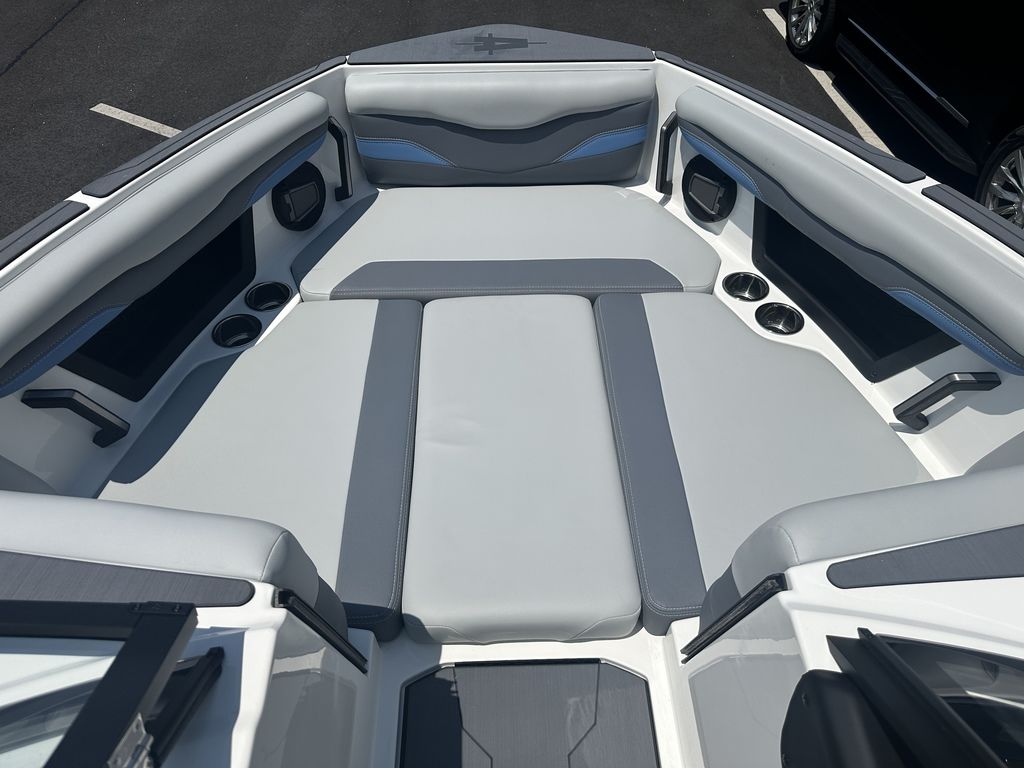 2024 Axis Wake Research T235
