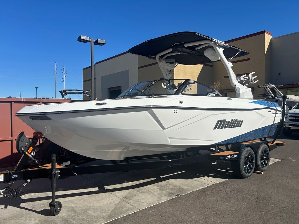 2025 Malibu Boats 23 LSV