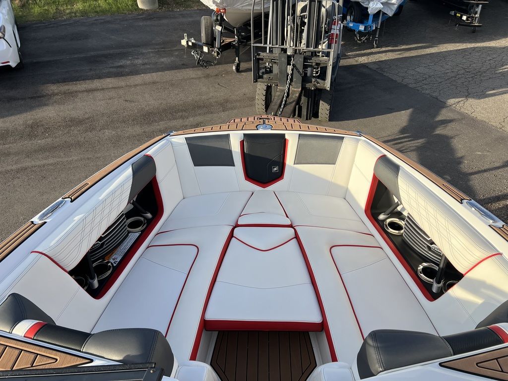 2018 Nautique G23