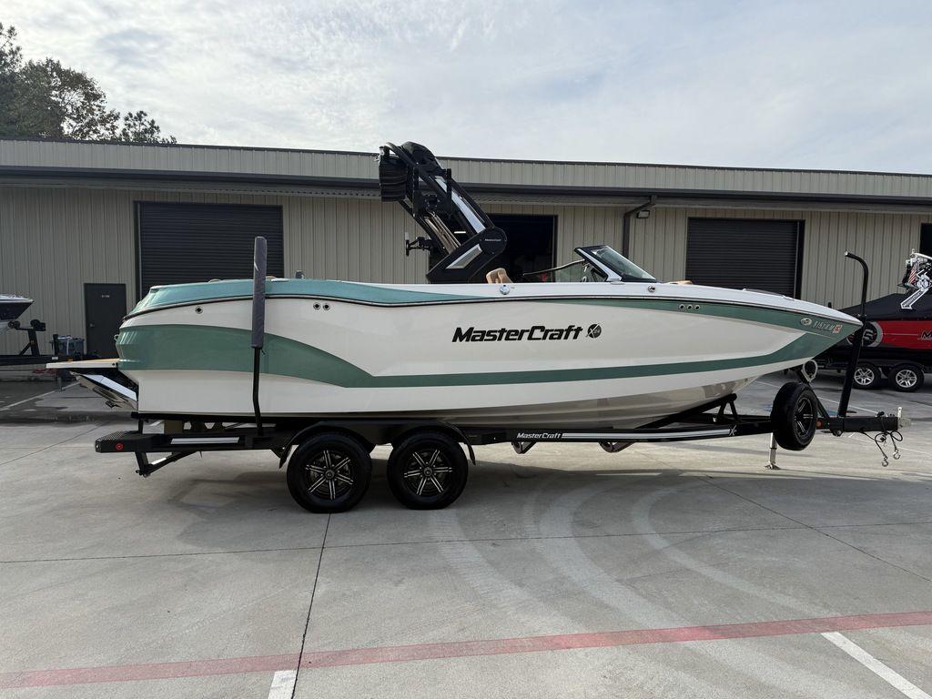 2022 MasterCraft X24