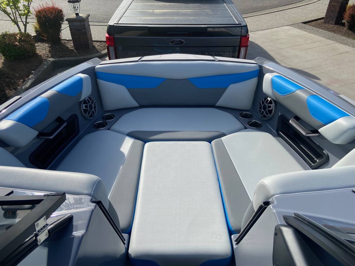 2022 Axis A22 *Super low hours &amp; Loaded with options*