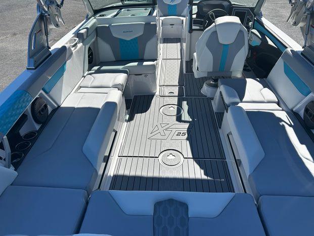 2024 MasterCraft XT25