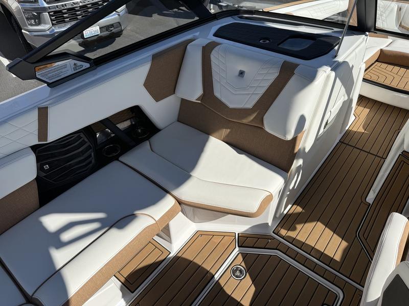 2023 Nautique G23