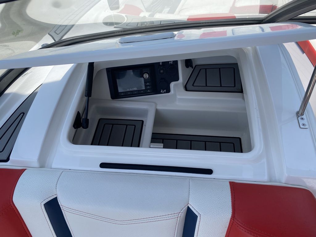 2018 Nautique Super Air G23