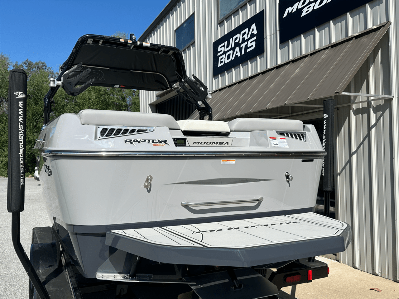 boat.Title