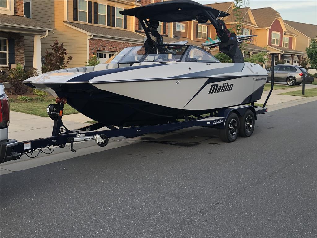 2019 Malibu 21’ MLX- REDUCED! $72,500