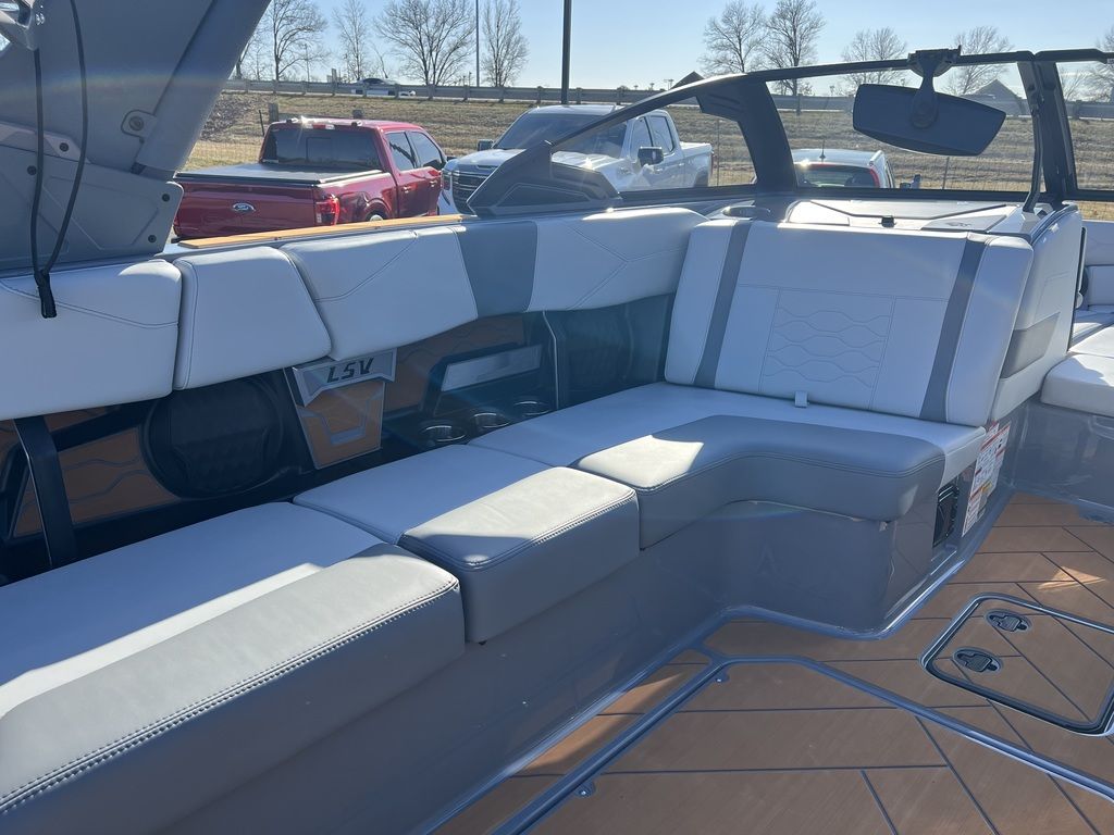 2025 Malibu Boats 23 LSV