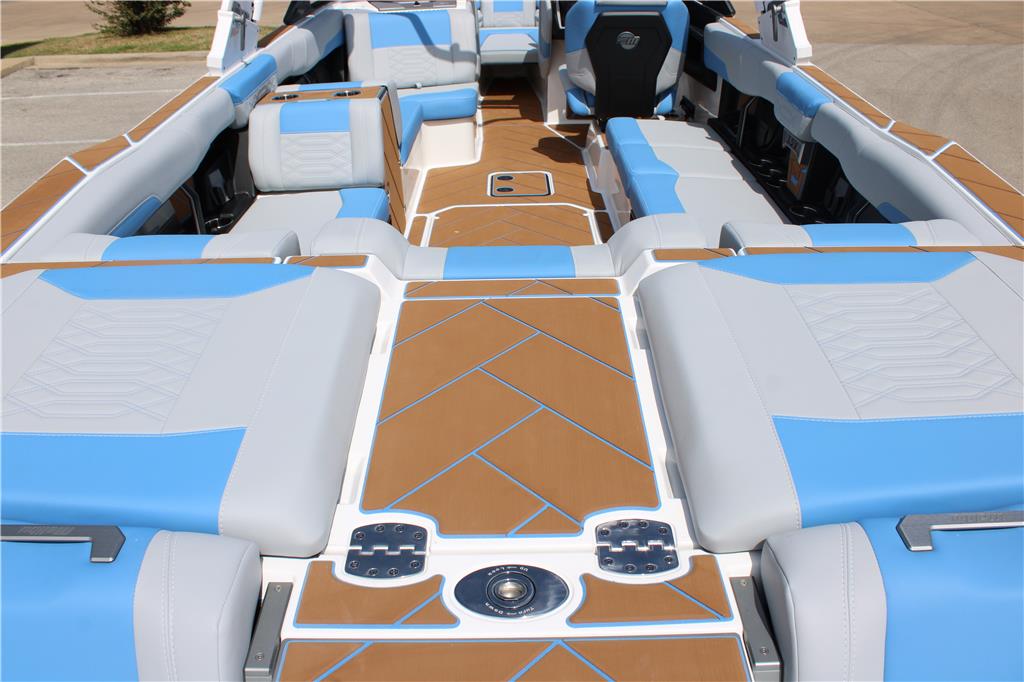 2024 Malibu 26 LSV