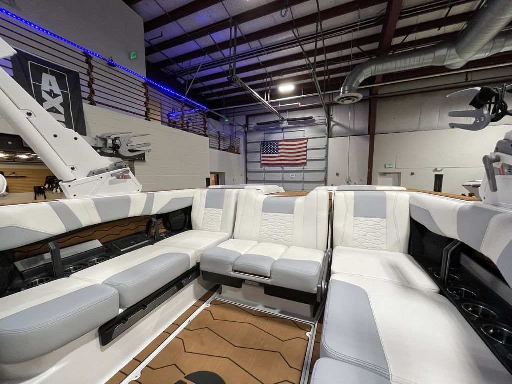 2025 Malibu Boats 23 MXZ