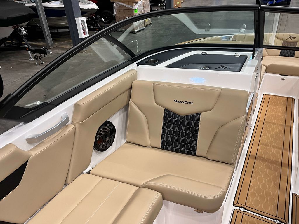2025 MasterCraft XT23