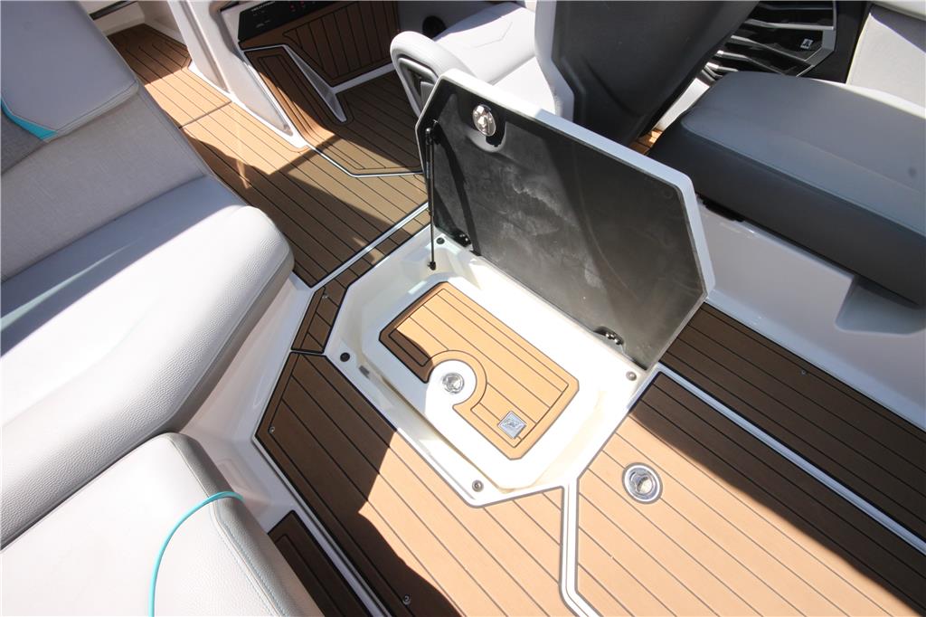 boat.Title