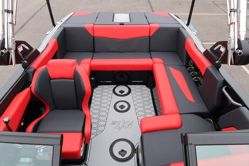 2025 MasterCraft NXT 20