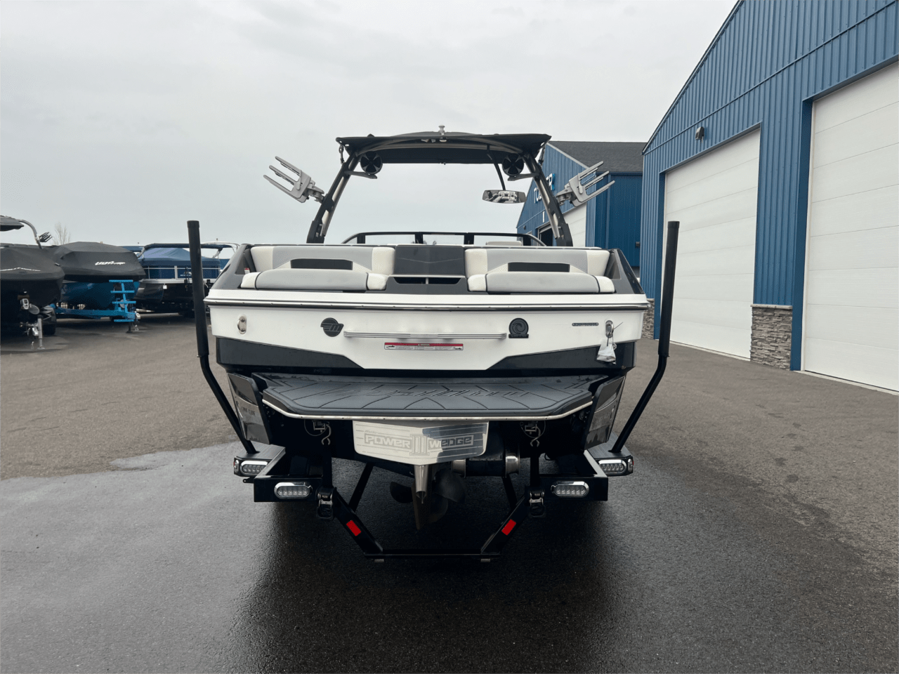 2020 Malibu 25 LSV