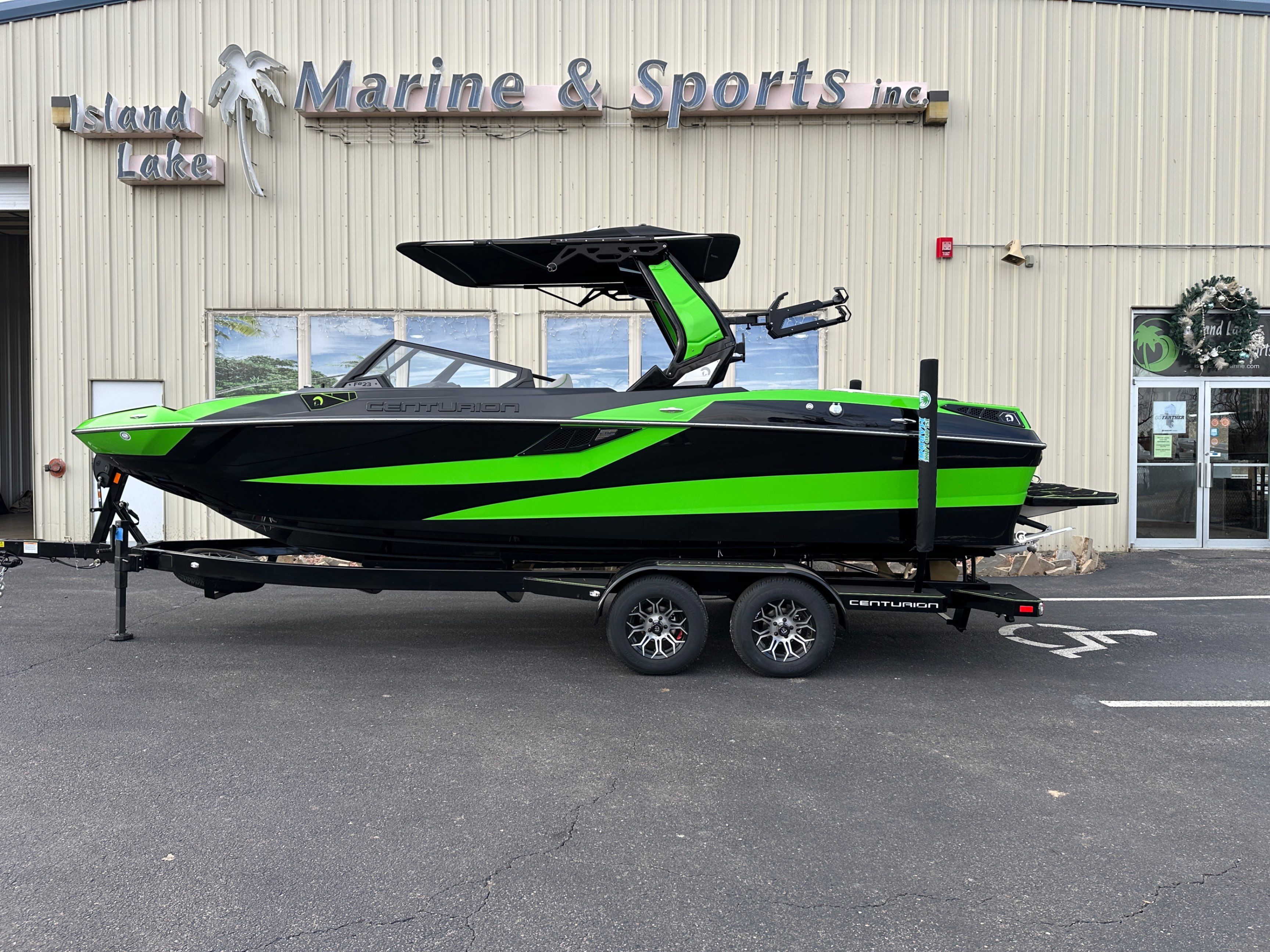 boat.Title