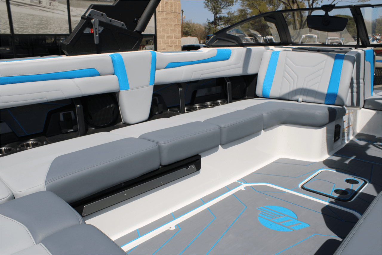 2025 Malibu 25 LSV