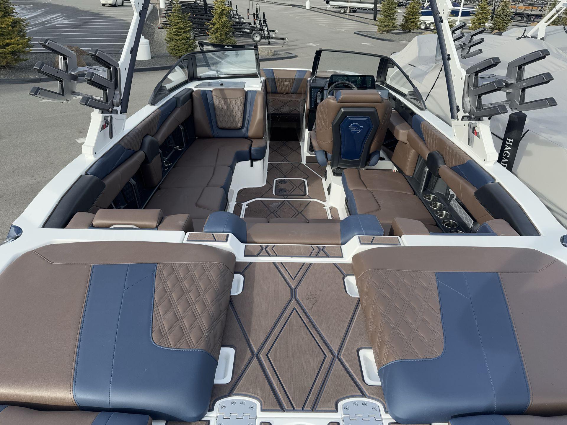 2025 Malibu M230