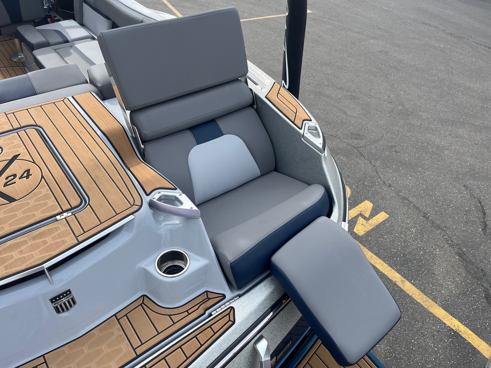 2022 MasterCraft X24