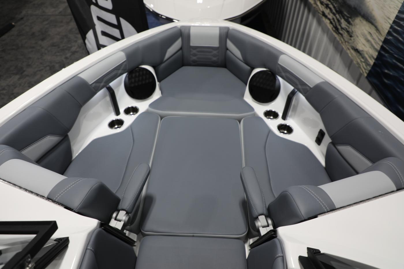 2024 Malibu 25 LSV