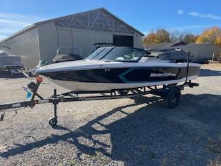 2024 Mastercraft Prostar