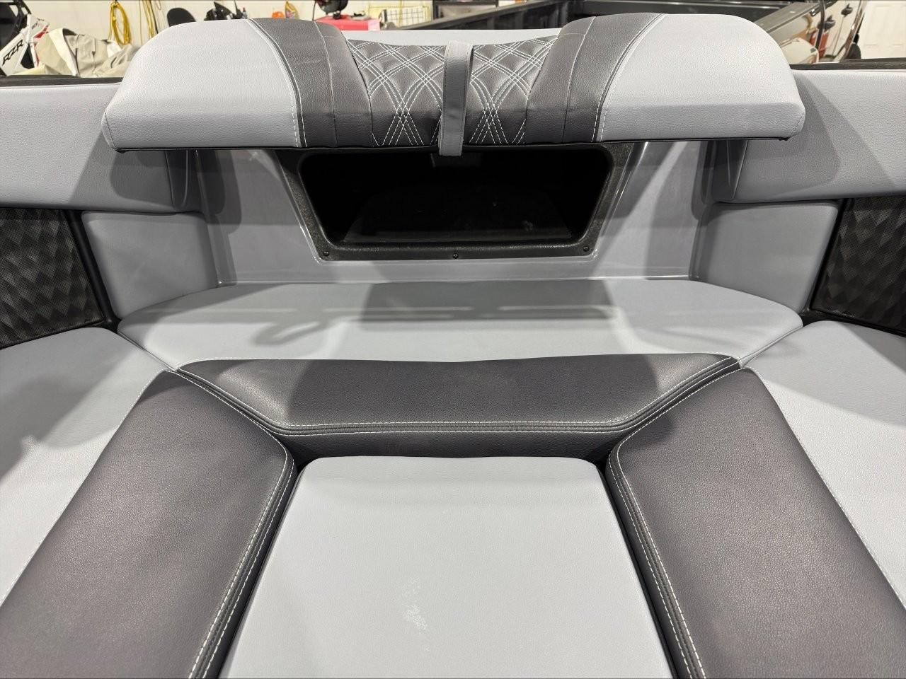 2024 Malibu M242