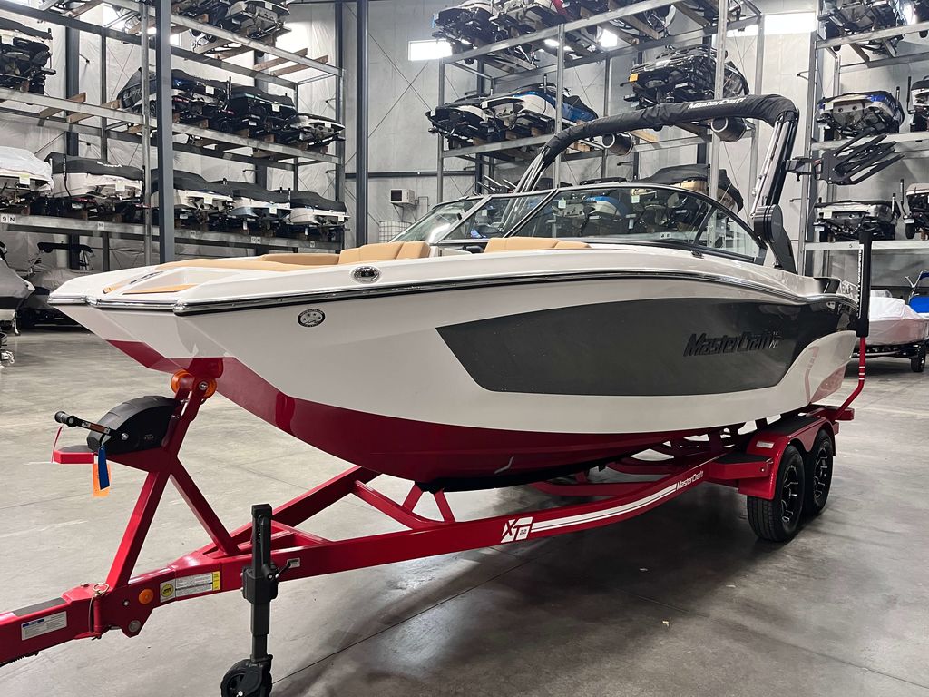 2025 MasterCraft XT22