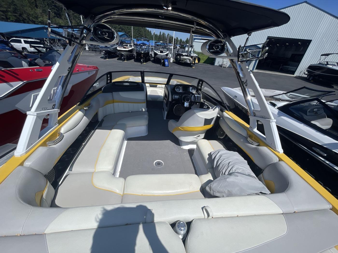 2013 malibu 22-MXZ