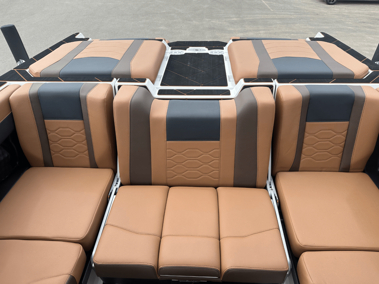 2025 Malibu 23 LSV
