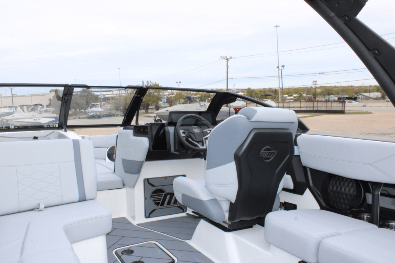 2025 Malibu 23 LSV