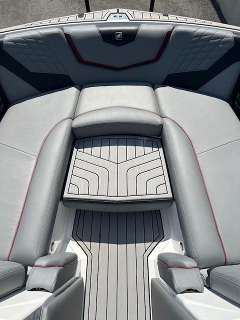 2022 Nautique G23