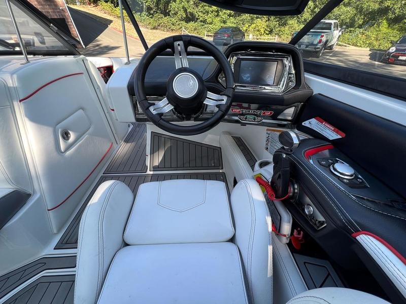 2016 Nautique G23