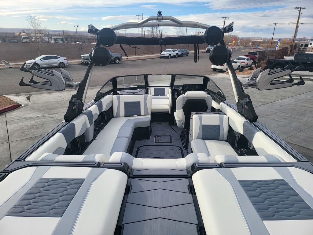 2025 Malibu Boats 24 MXZ