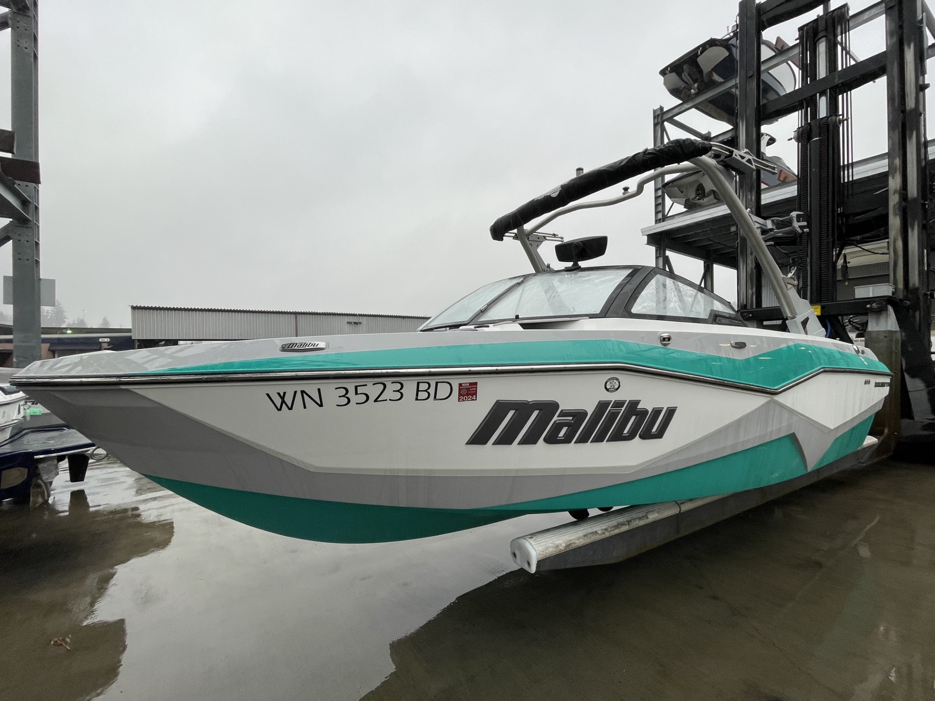 2023 Malibu 22 LSV