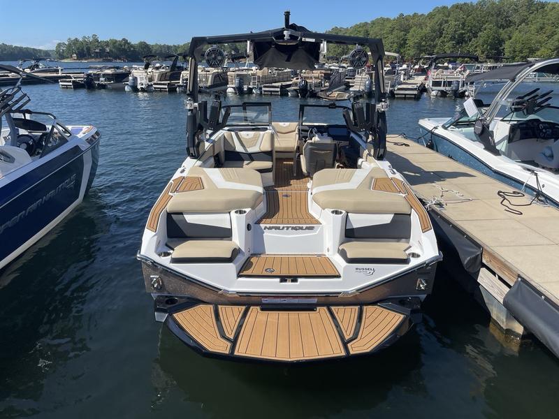 2022 Nautique G21
