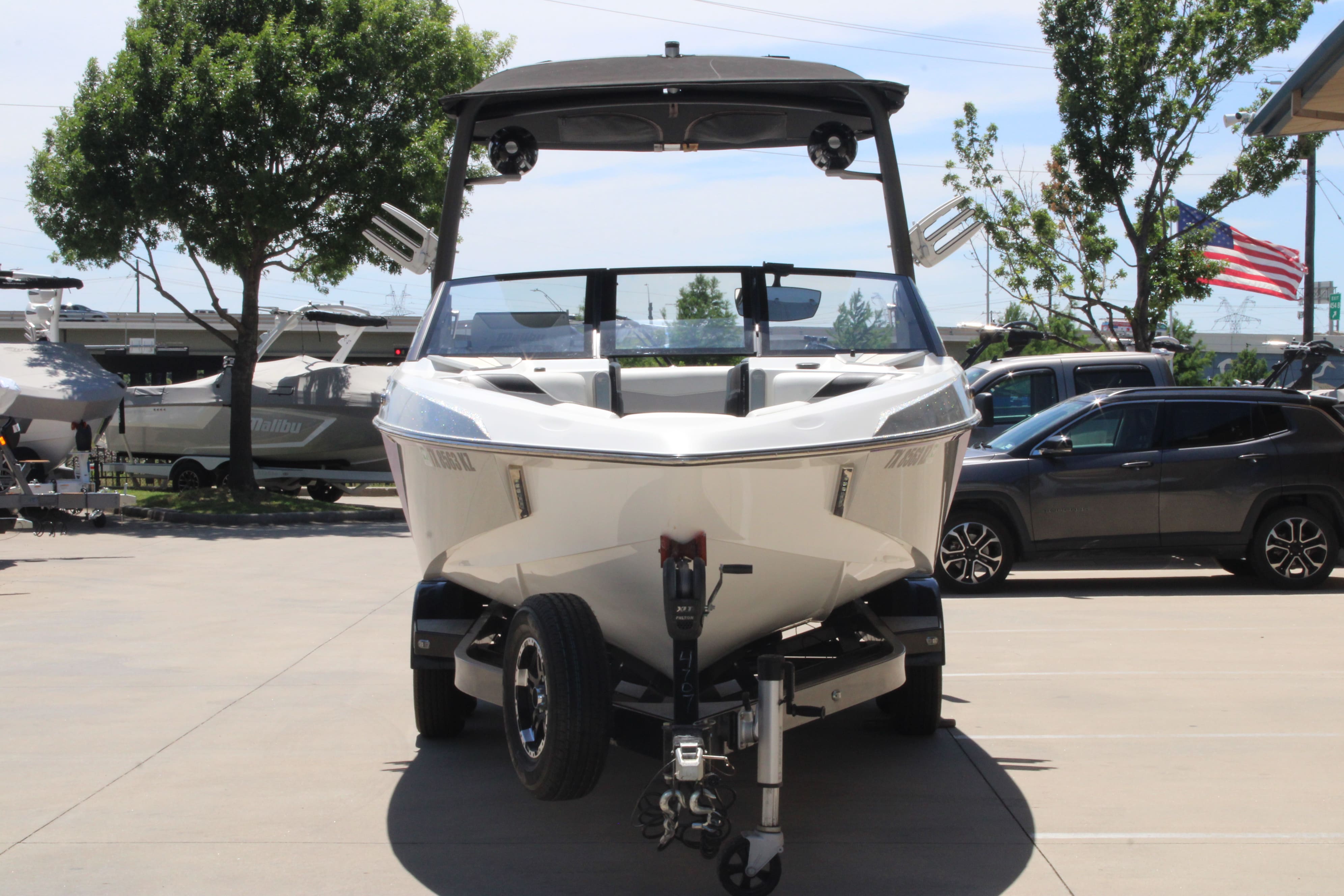 2018 Malibu 23 LSV