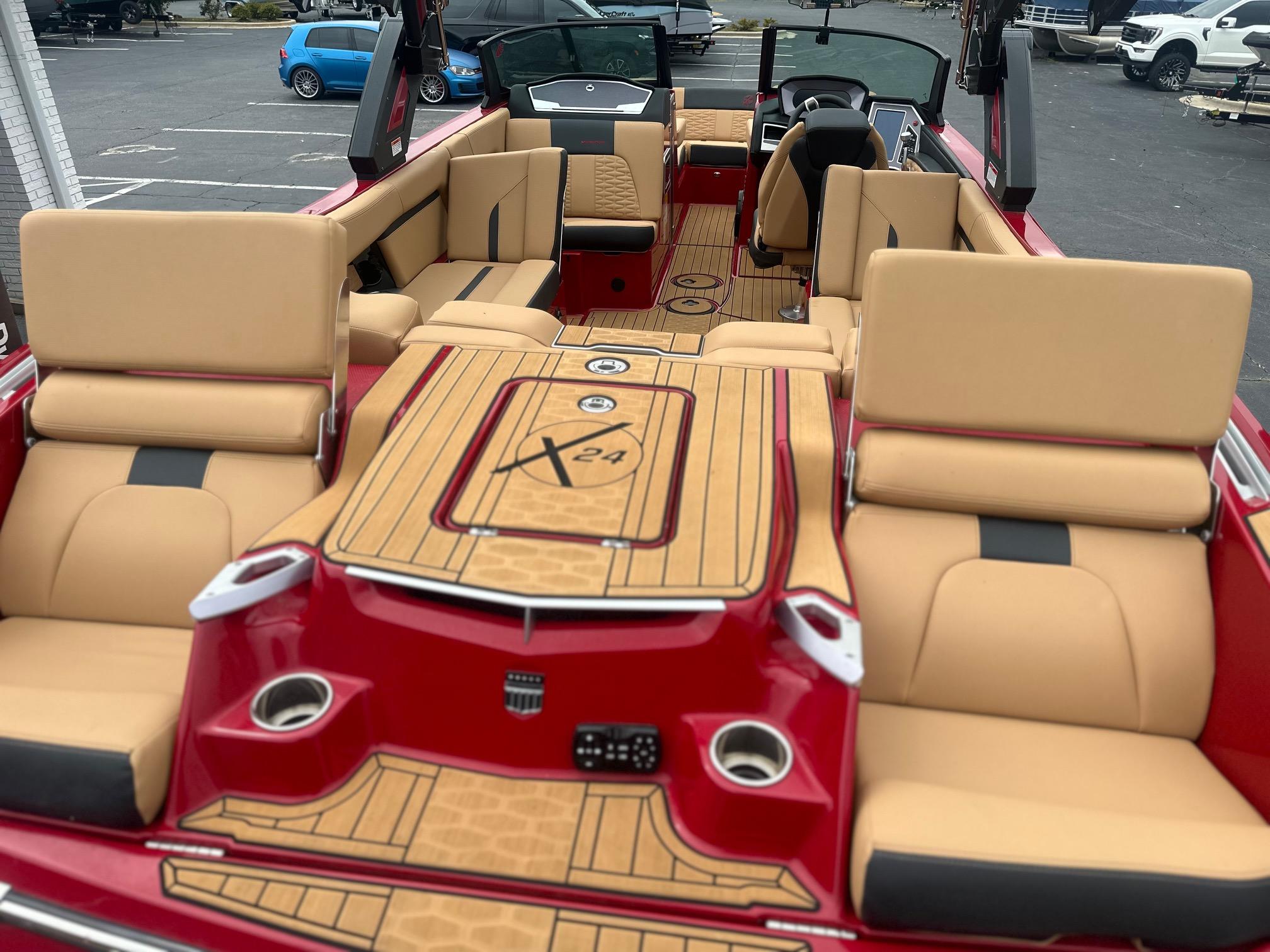 2023 MasterCraft X24