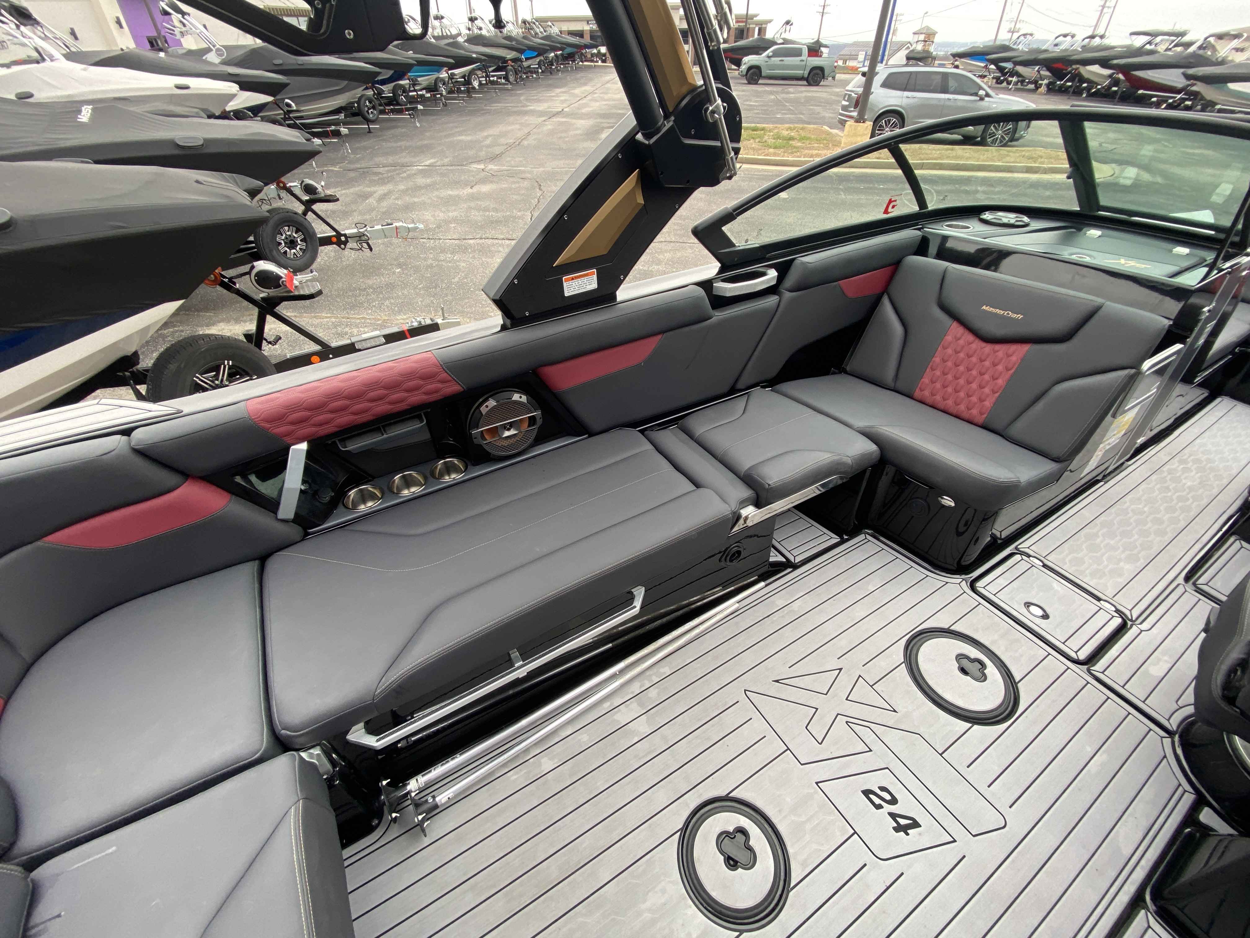 2022 MasterCraft XT24