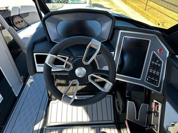 2024 MasterCraft XT23